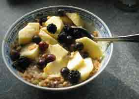 muesli with fresh fruit