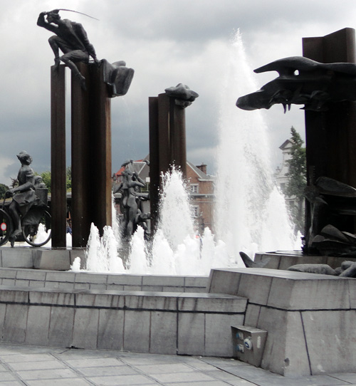 Bruges bicycle sculpture and fountain